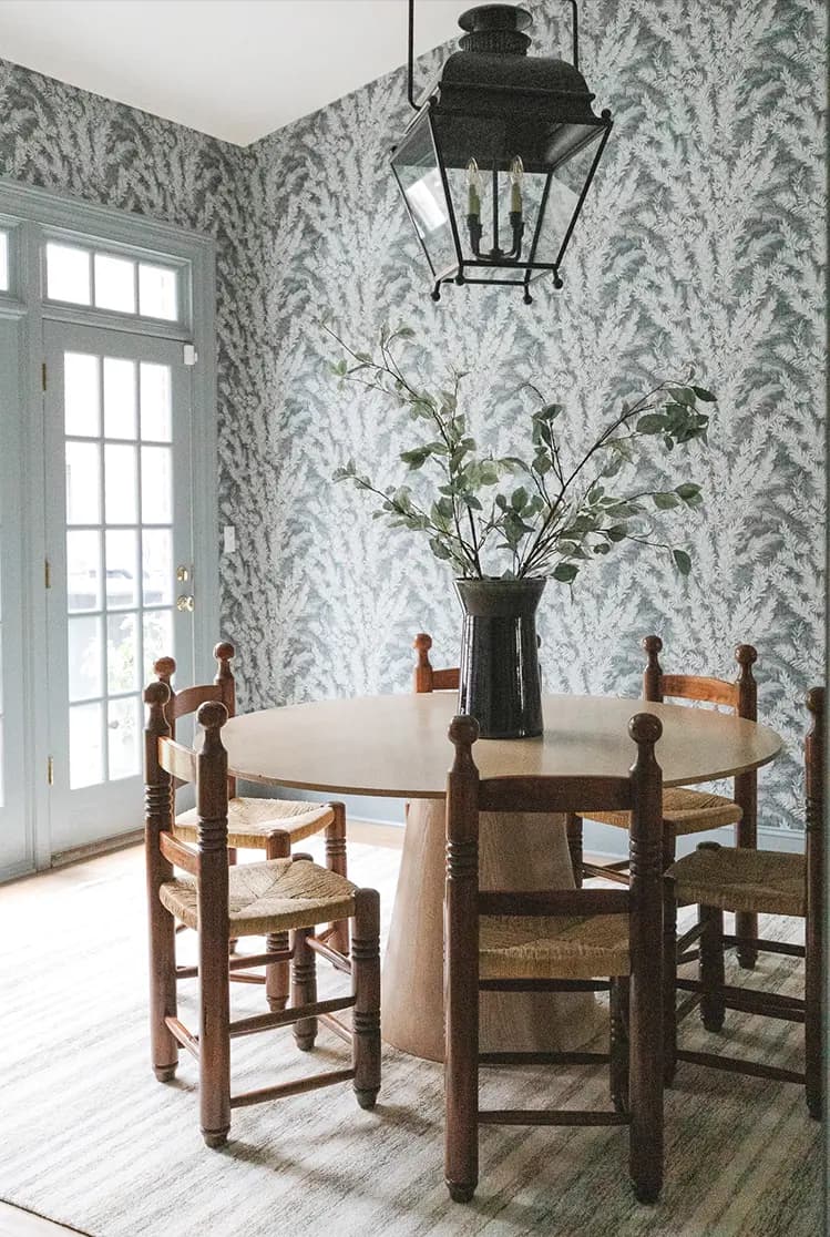 Dining room wallpaper installation